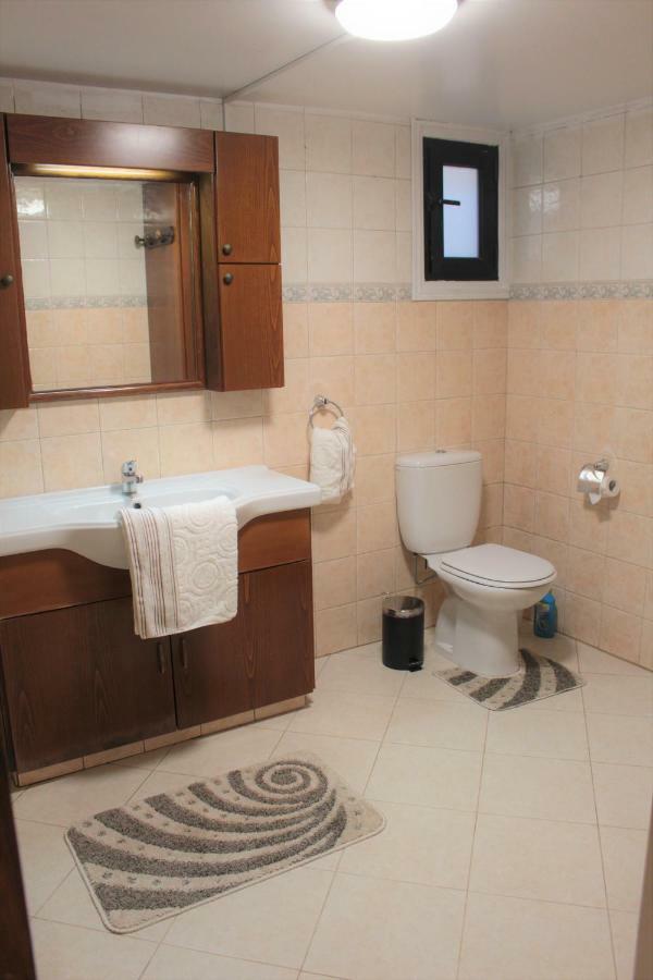 Salt Lake Town House Larnaca Exterior photo